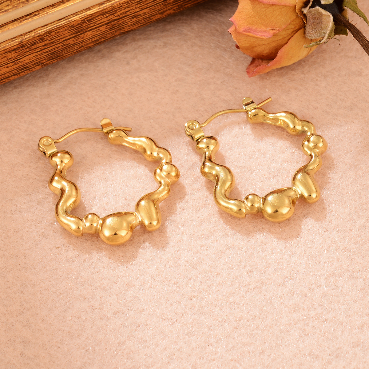 时尚复古简约大气不锈钢小众个性不锈钢纹理时尚扭纹U型耳环批发详情31