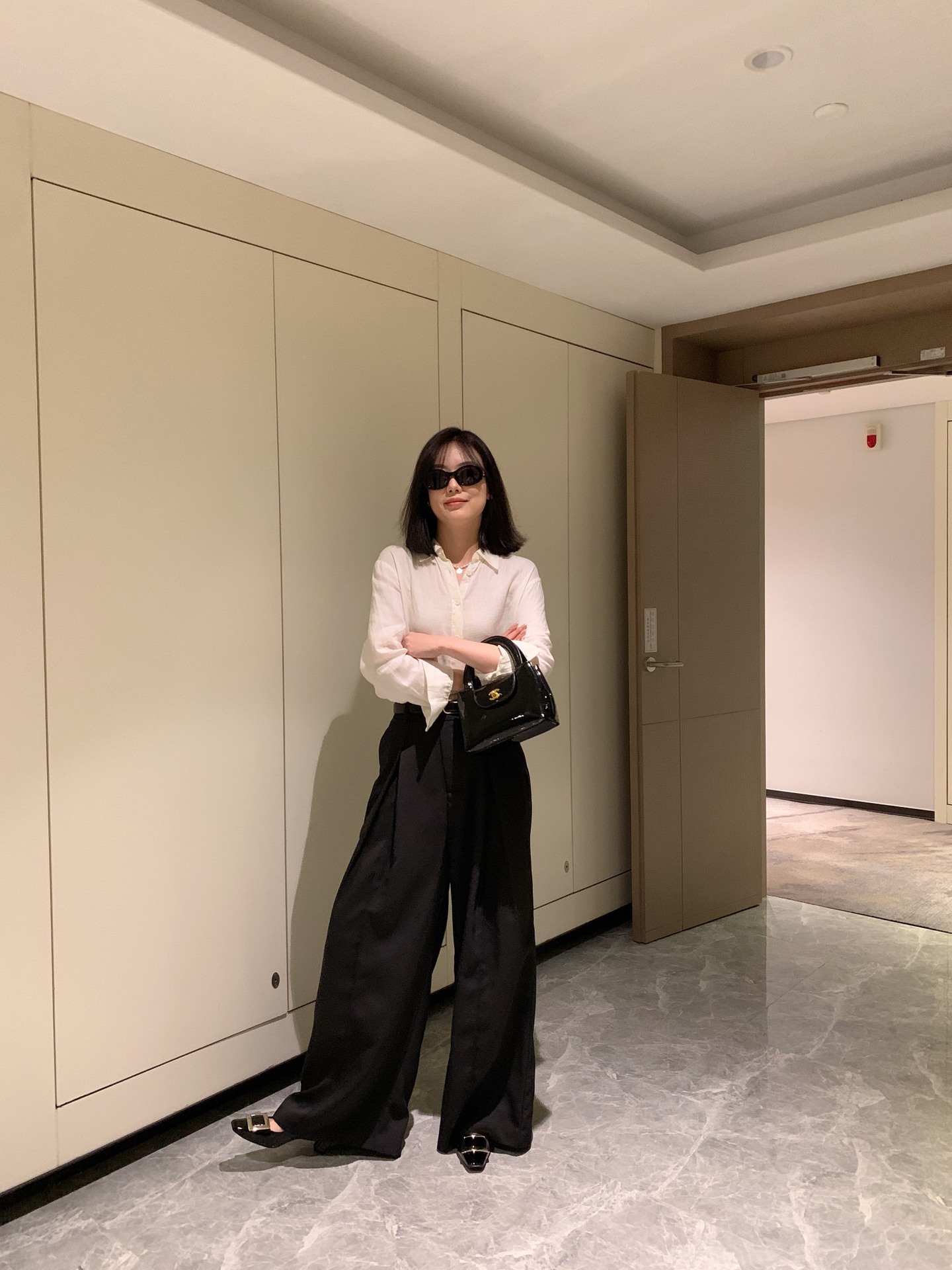 020810 春季新款女士刺绣亚麻平纹纯色简约宽松通勤舒适衬衣衬衫详情20