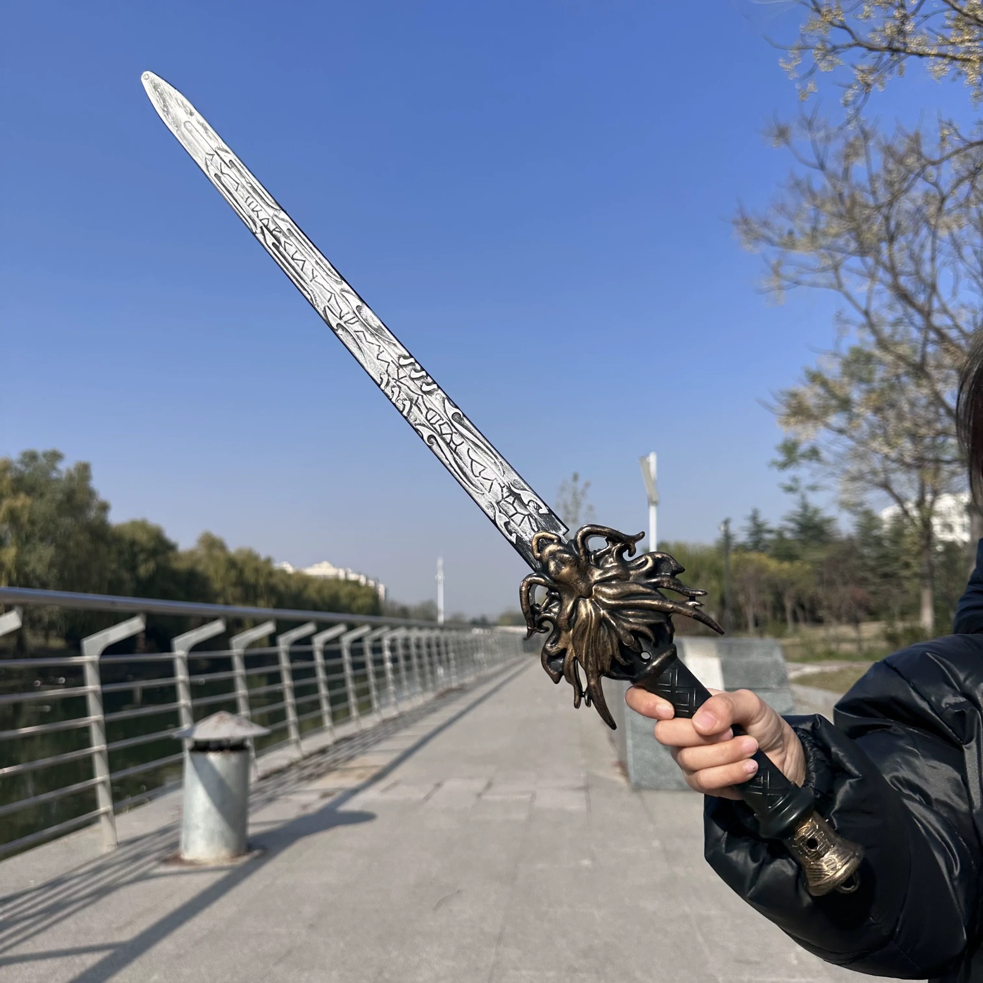 刀剑玩具自动弹射龙头宝剑模型带鞘仿古兵器演出拍照道具景区玩具详情3