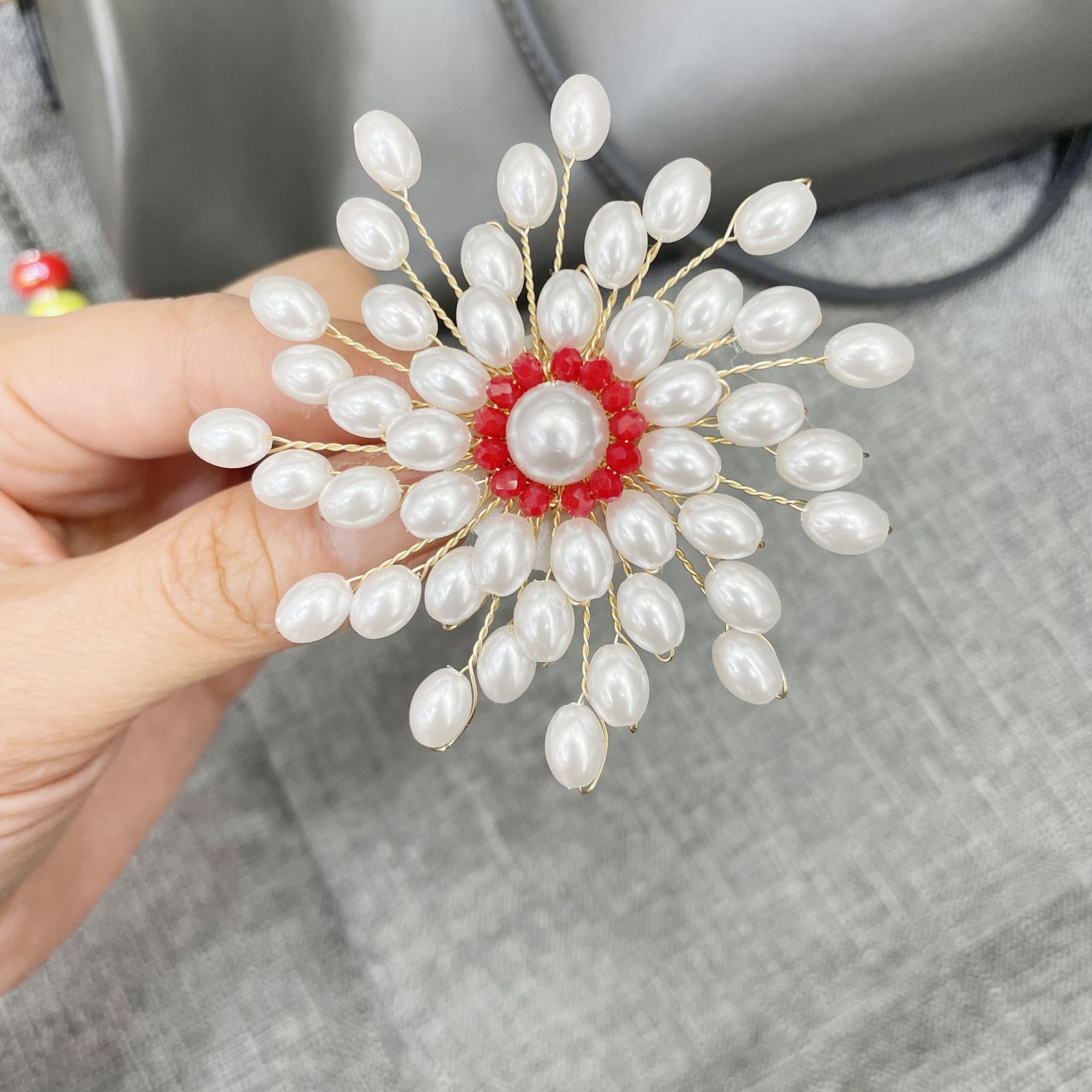 手工高档气质奢华珍珠雪花胸针女高级感大气优雅胸花大衣别针配饰详情9