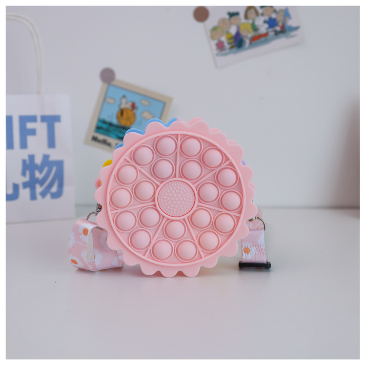 硅胶包2023新款指压儿童玩具包花朵彩虹灭鼠先锋零钱包单肩斜挎包详情25