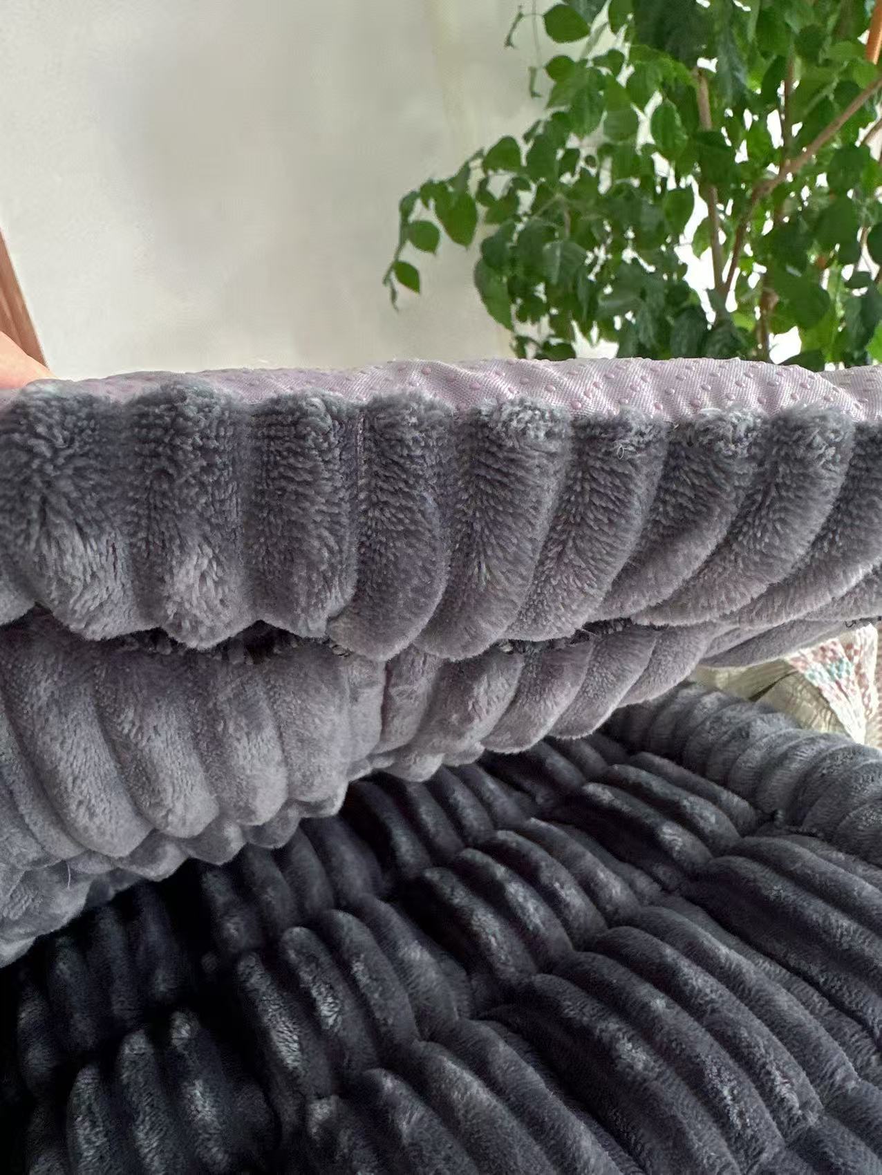 Winter pet car MATS, thickened plush sofa MATS, bay window anti-slip steamed bun MATS, and car rear seat MATS pic 7