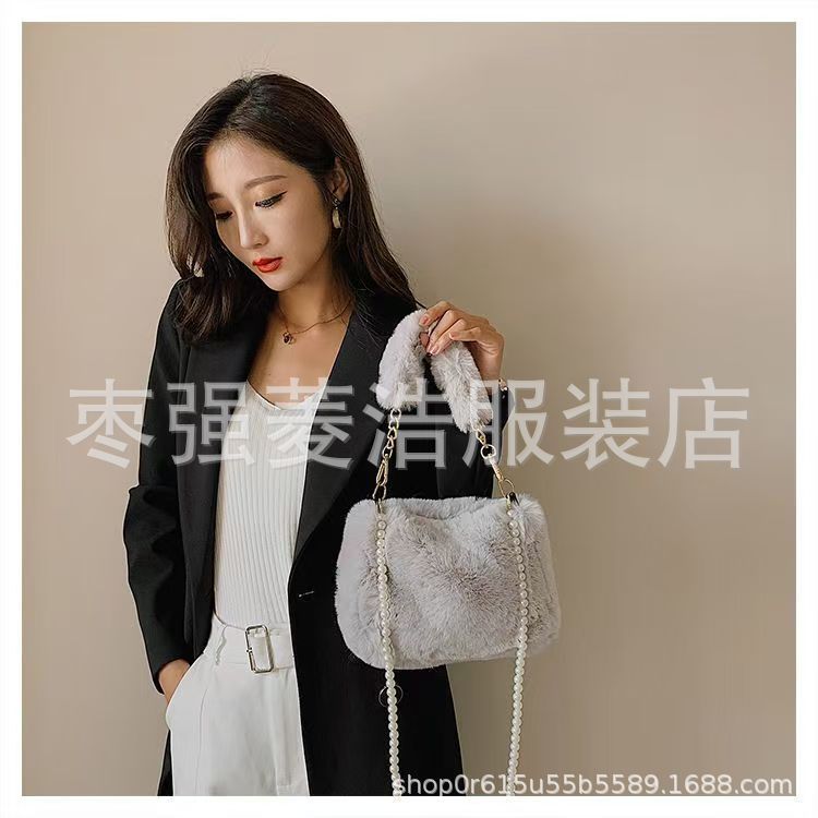 手提毛绒小方包女士单肩包包新款小众链条斜挎包时尚方包毛毛包详情24
