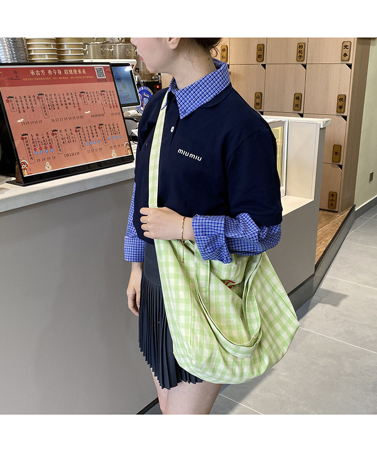 ins风字母格纹大容量托特包女2025新款度假风单肩斜挎包购物包详情20