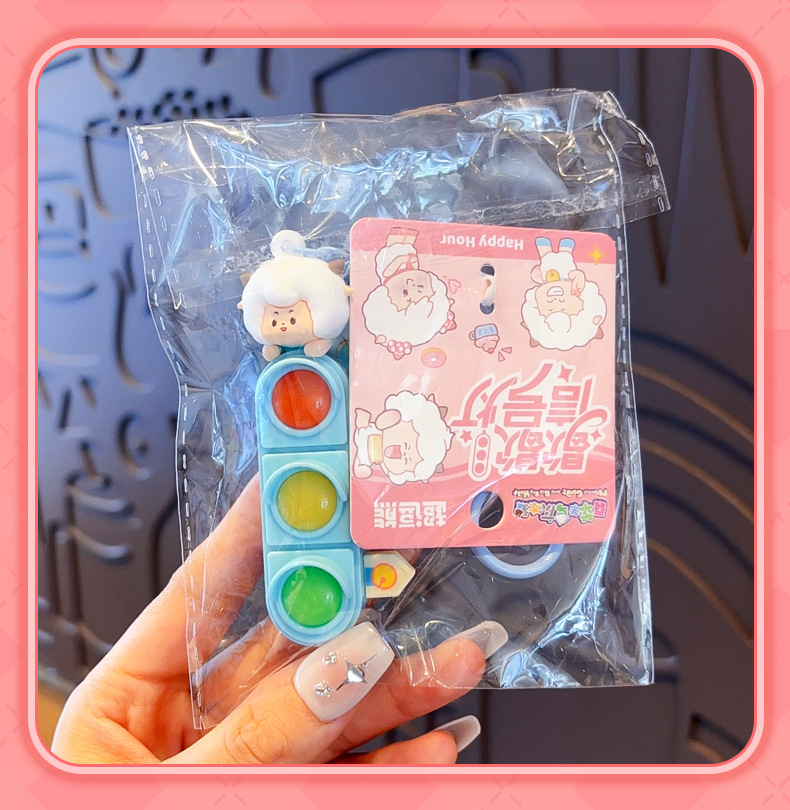 正版喜羊羊与灰太狼红绿灯钥匙扣可爱公仔包包挂件创意小玩具礼品详情13