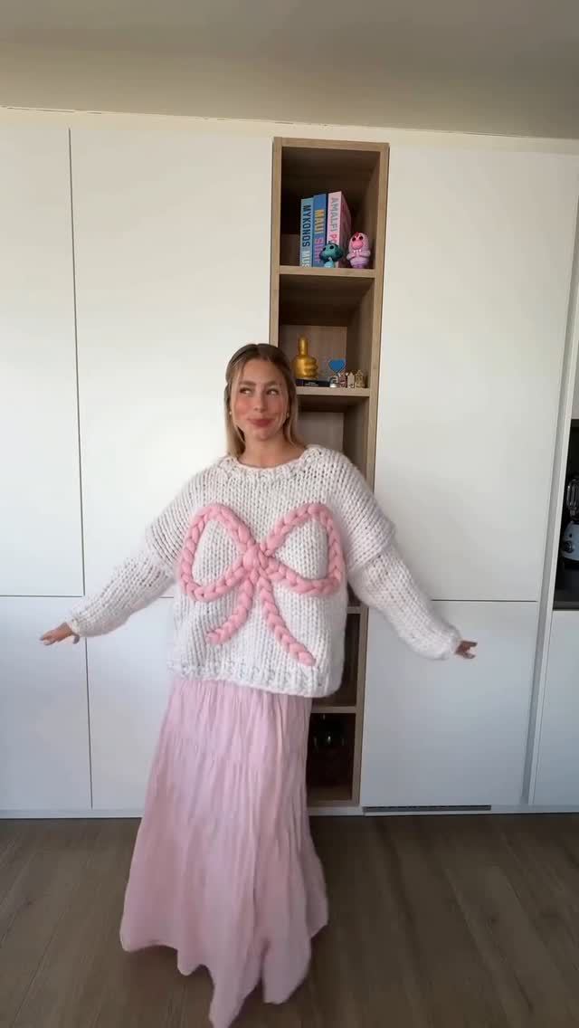 2025 Foreign trade Europe and America Autumn and winter sweater for women, Amazon cross-border loose round-neck hand-cranked embroidered bow pullover pic 8