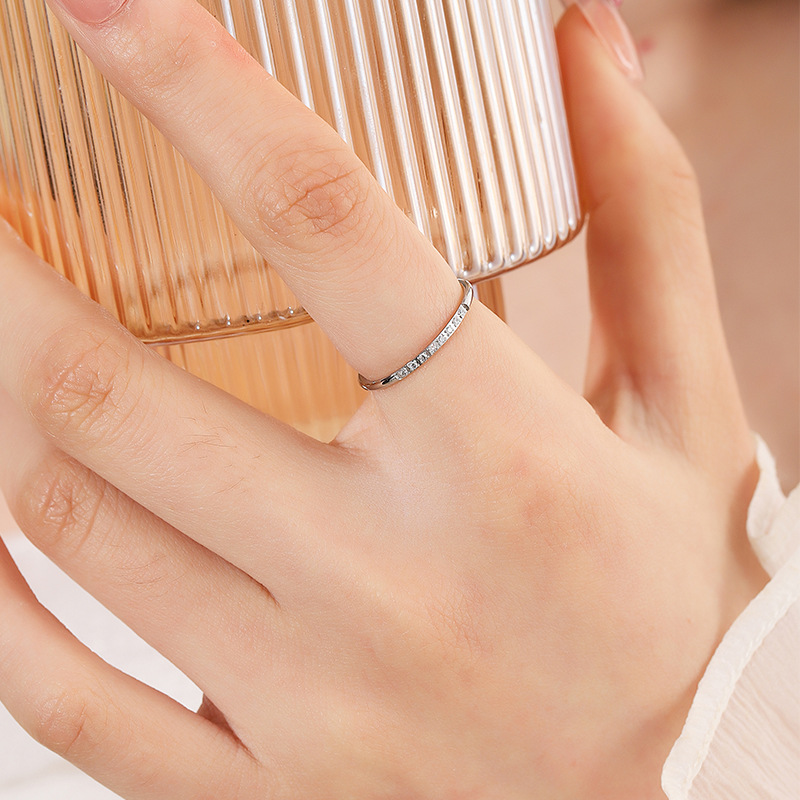 超闪线圈八粒钻戒女轻奢小众高级感叠戴钛钢不掉色极细素圈指环详情3