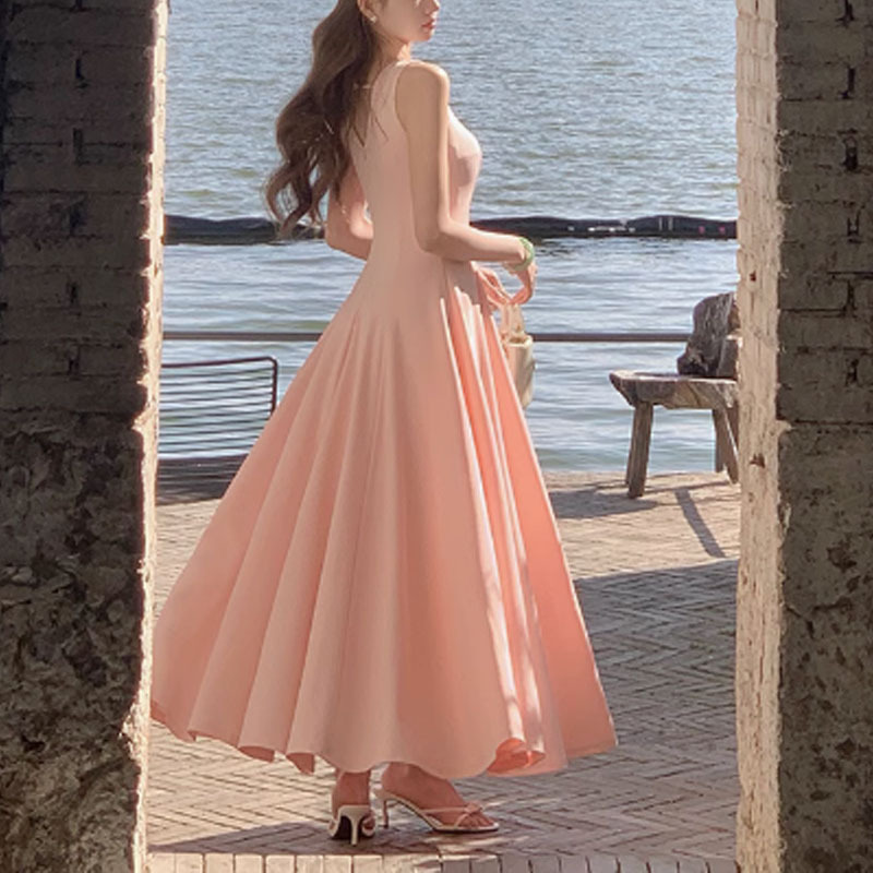 【 Jingluo Female Lead 】 French gentle and elegant halter dress for women in spring, square-neck sleeveless waist-cinching and slimming long dress pic 5