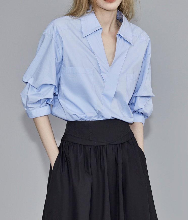 White long-sleeved design shirt for women 2023 Summer new style loose and slimming light luxury top for women pic 2