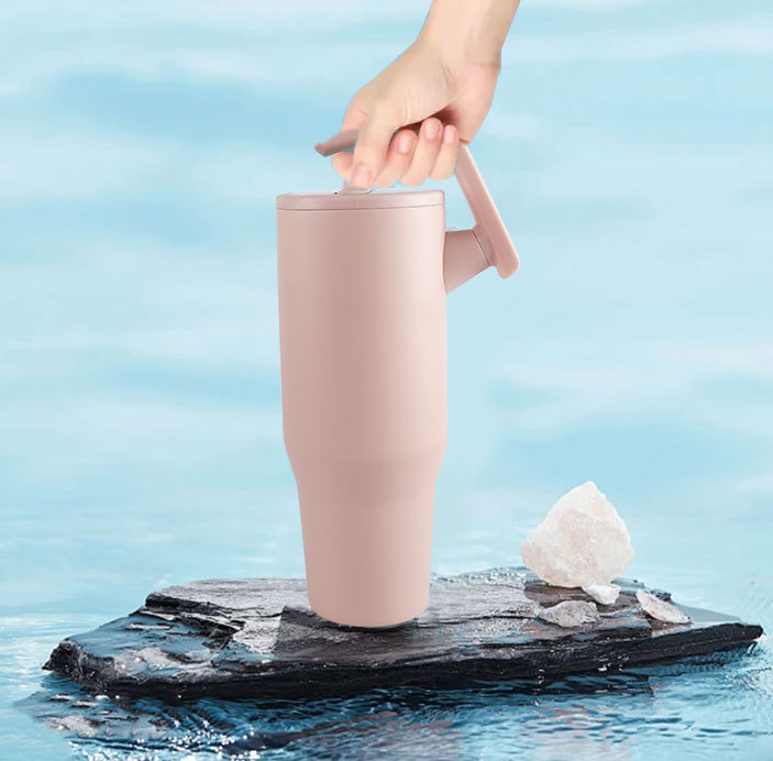 New solid-color stainless steel insulated cup, outdoor portable and fashionable straw cup, large-capacity simple cold insulation car cup pic 4