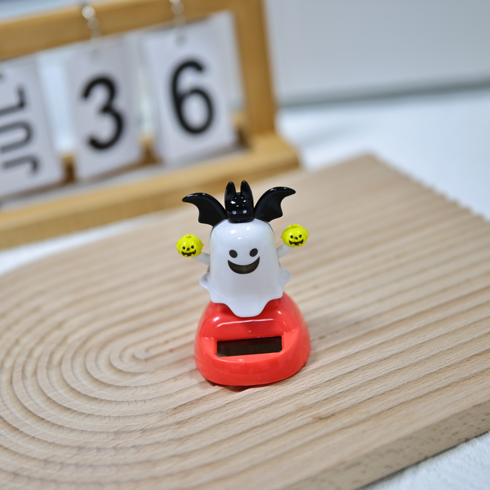 Factory direct sales of Halloween ghost car solar figurines, solar rocker, ghost Festival ghost figurines pic 4