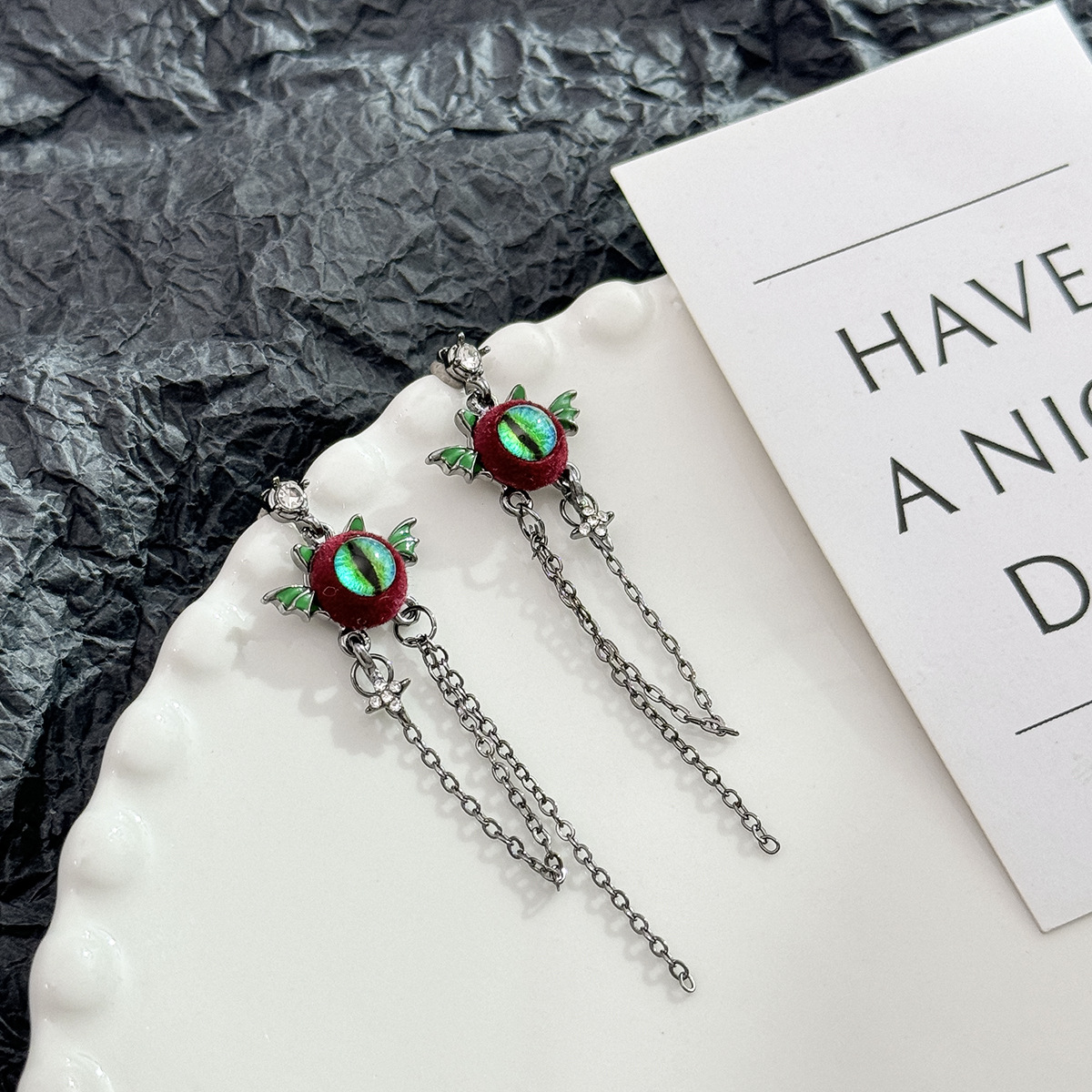 多巴胺彩色大眼恶魔流苏耳环女新款小众设计简约百搭高级耳坠耳饰详情10