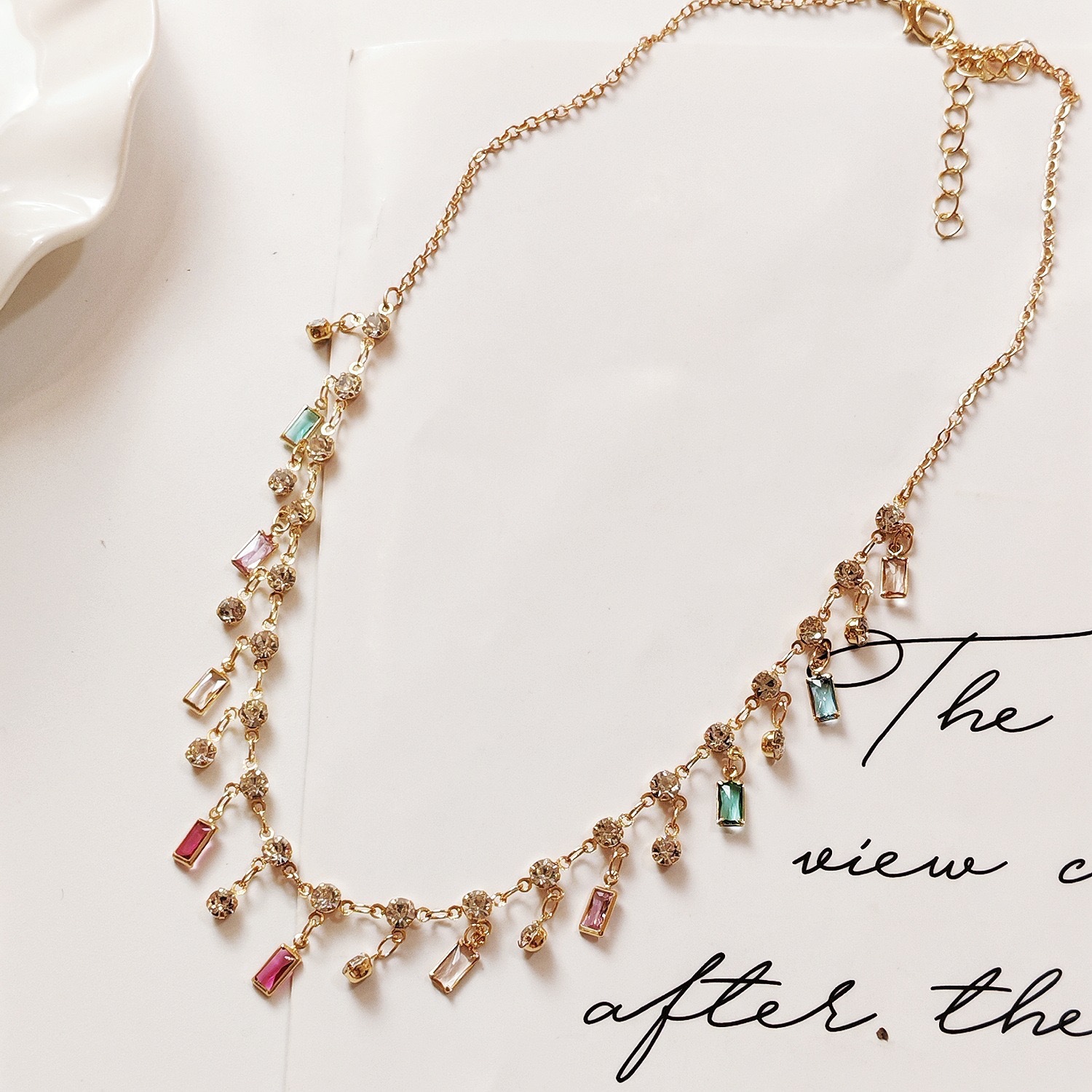 新款夏季时尚轻奢小众设计感高级彩色流苏锆石锁骨项链女饰品批发详情4