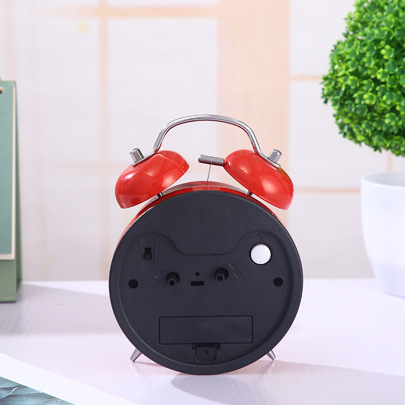 批发创意个性金属学生儿童卧室床头电池定时圆形数字刻度打铃闹钟详情4