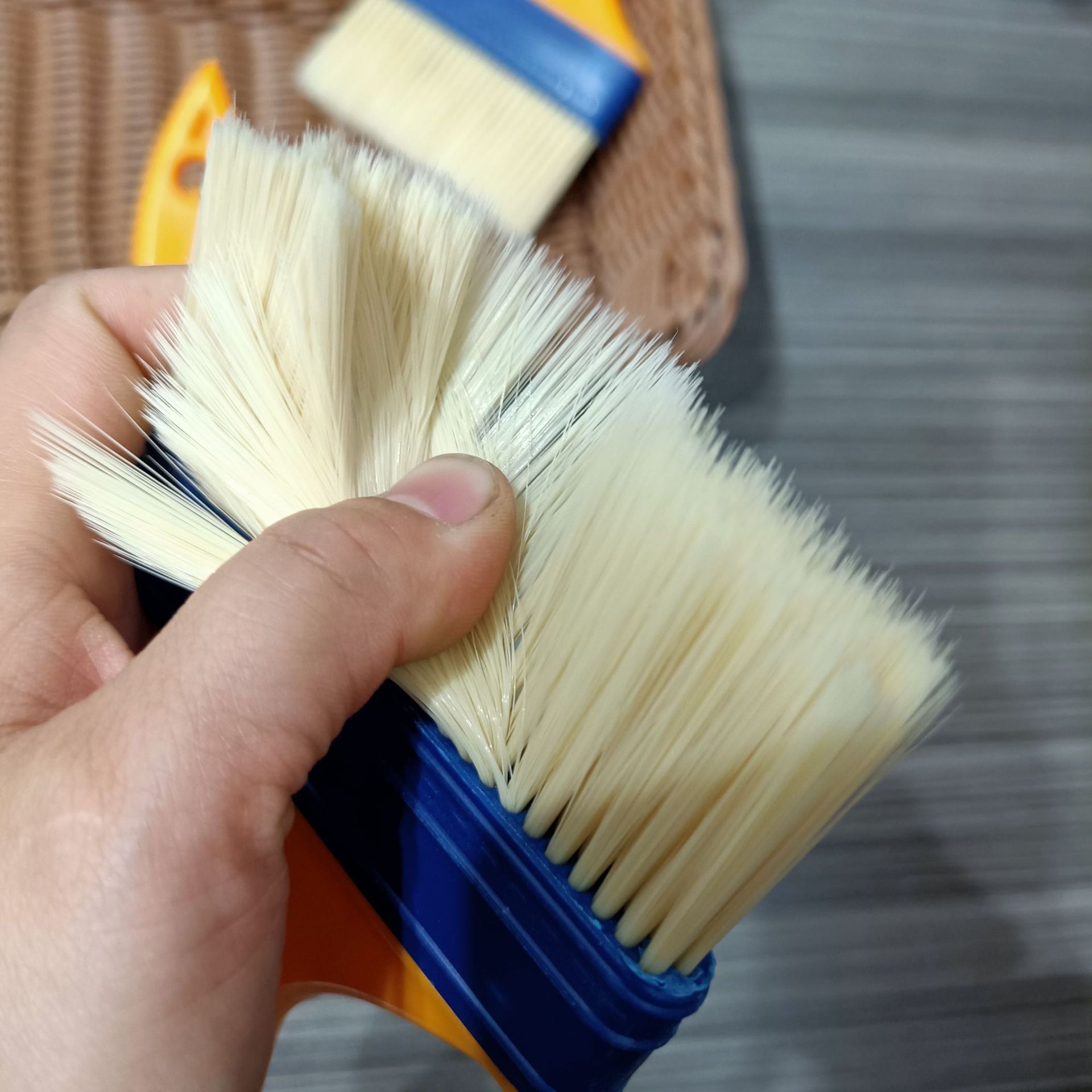 【 Zone 3-6 】【 4-inch Blue-headed Paint Brush 】10/ box 360/ case 4-inch large paint brush Thickened paint brush tool brush Brush Oil brush material brush Nylon brush 2 yuan source 1 yuan pic 7