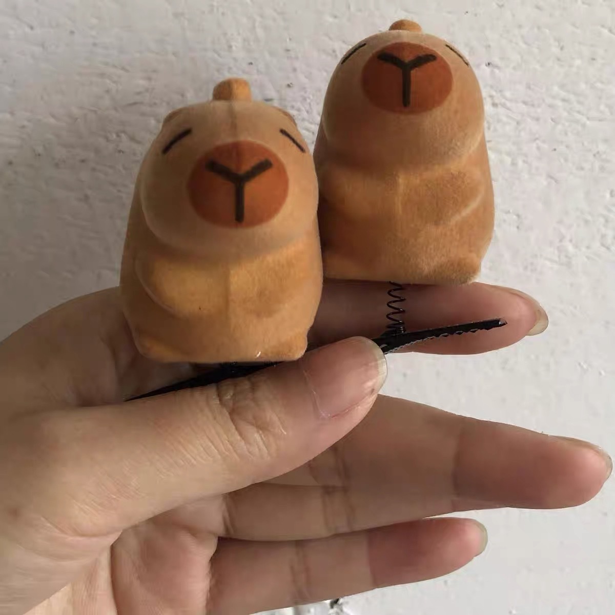 卖萌头饰儿童可爱卡通植绒配饰边夹网红新款咖皮芭拉弹簧发夹源头详情10