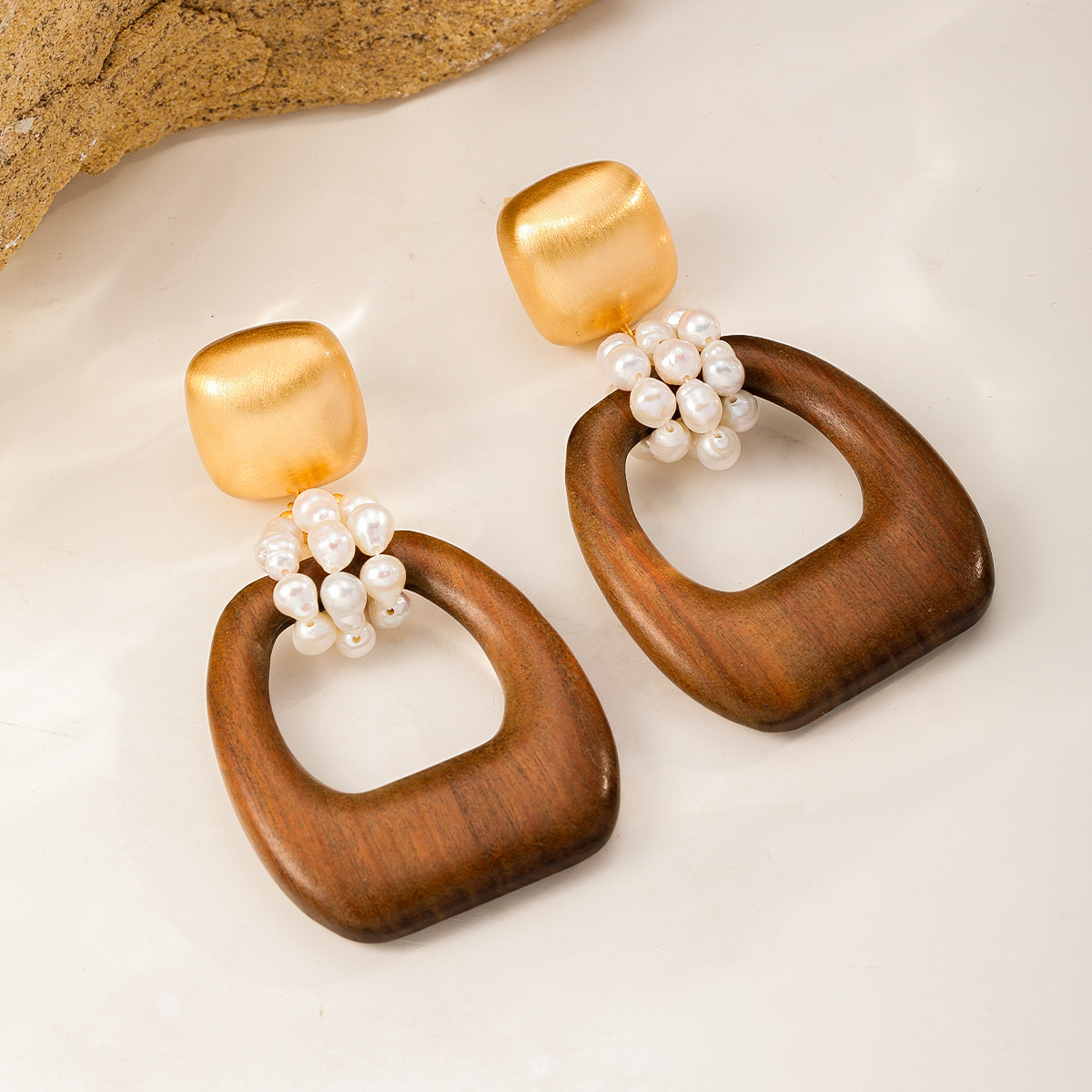 Fashionable zircon micro-inlaid rough earrings and earrings for women, simple and elegant earrings and accessories, trendy and versatile pic 9