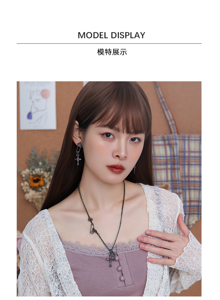 暗夜圣十字架系列耳环女甜酷风原创不对称设计感小众精致耳饰批发详情6