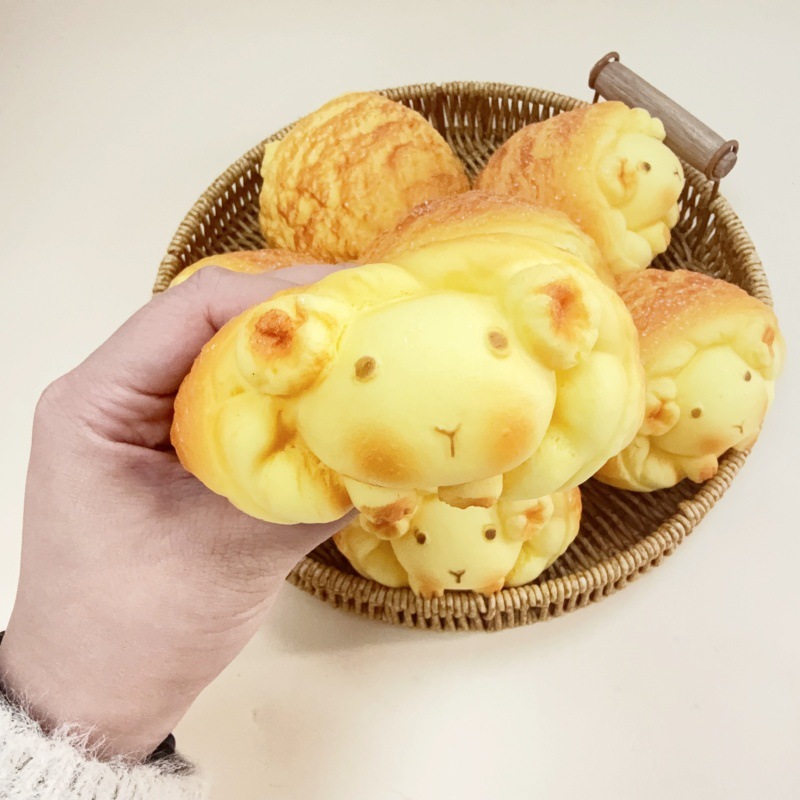 慢回弹小羊面包捏捏乐面包湿软手感解压玩具摆拍道具创意食玩详情8