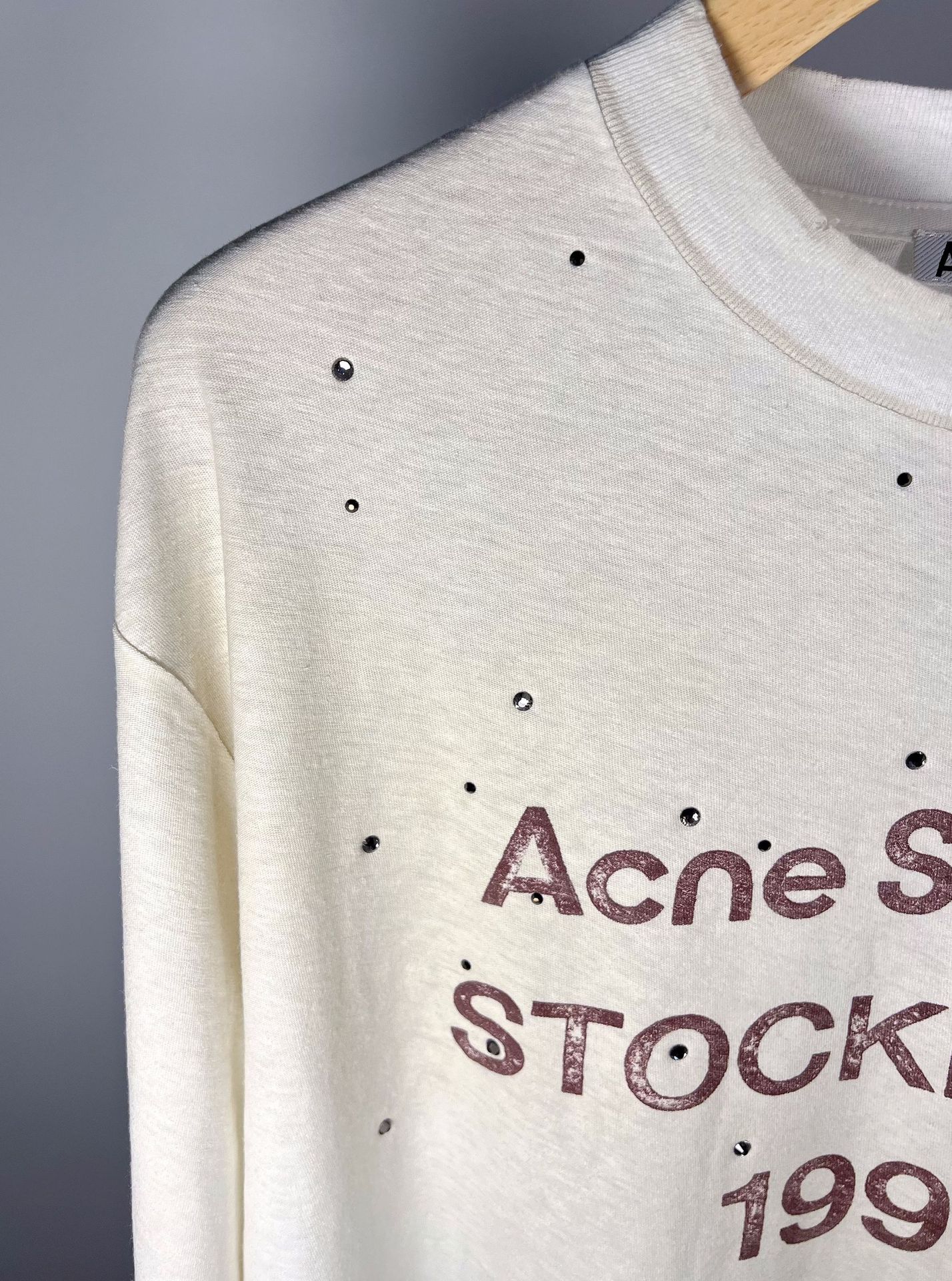 A new white long-sleeved T-shirt for women in early spring, 1996, with aged letters, faded spray painting and rhinestones pic 7