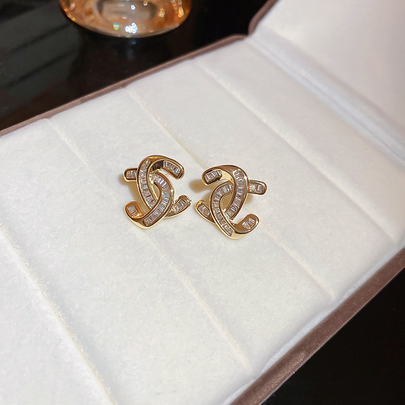 小香风耳钉2025年新款潮小众设计感高级秋冬爆款轻奢耳环饰耳坠女详情6