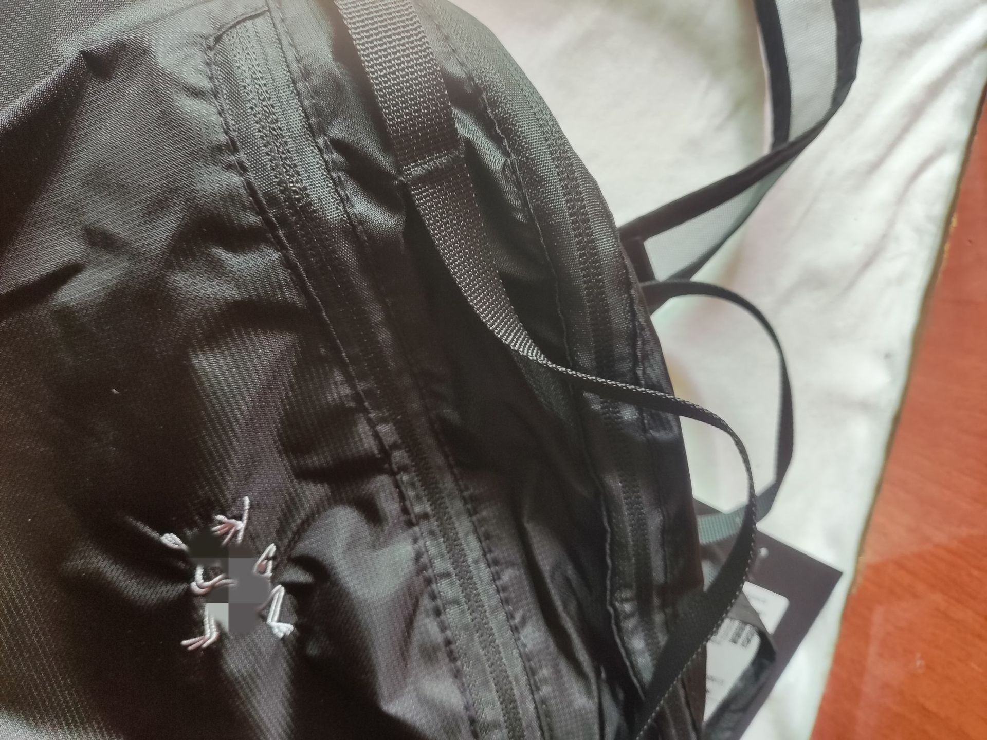 The chicken skeleton backpack heliad15L is a lightweight outdoor hiking backpack for both men and women, and a portable waterproof bag for casual hiking pic 11