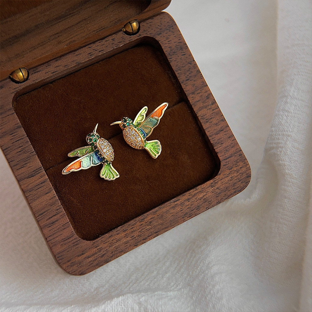 Light luxury style colored enamel drop glaze hummingbird 14K ear studs slightly inlaid zircon three-dimensional bird dynamic and high-end earrings pic 3