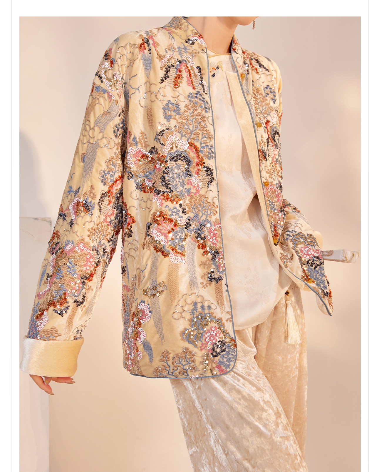 New Chinese-style top for women in the autumn and winter of 2025, featuring a heavy sequined embroidery design on cotton-padded jackets pic 4