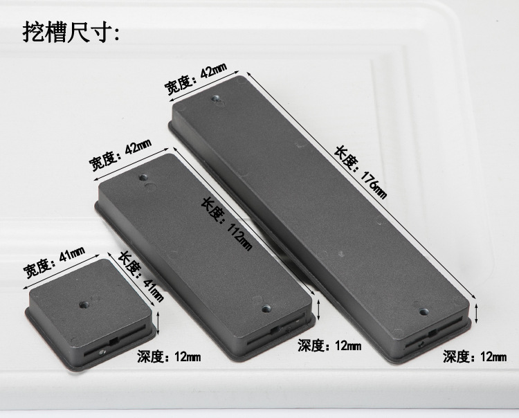 The black invisible handle of the tatami is embedded with the drawer handles of the cabinets and wardrobes. The sliding door is equipped with a golden concealed embedded handle pic 62