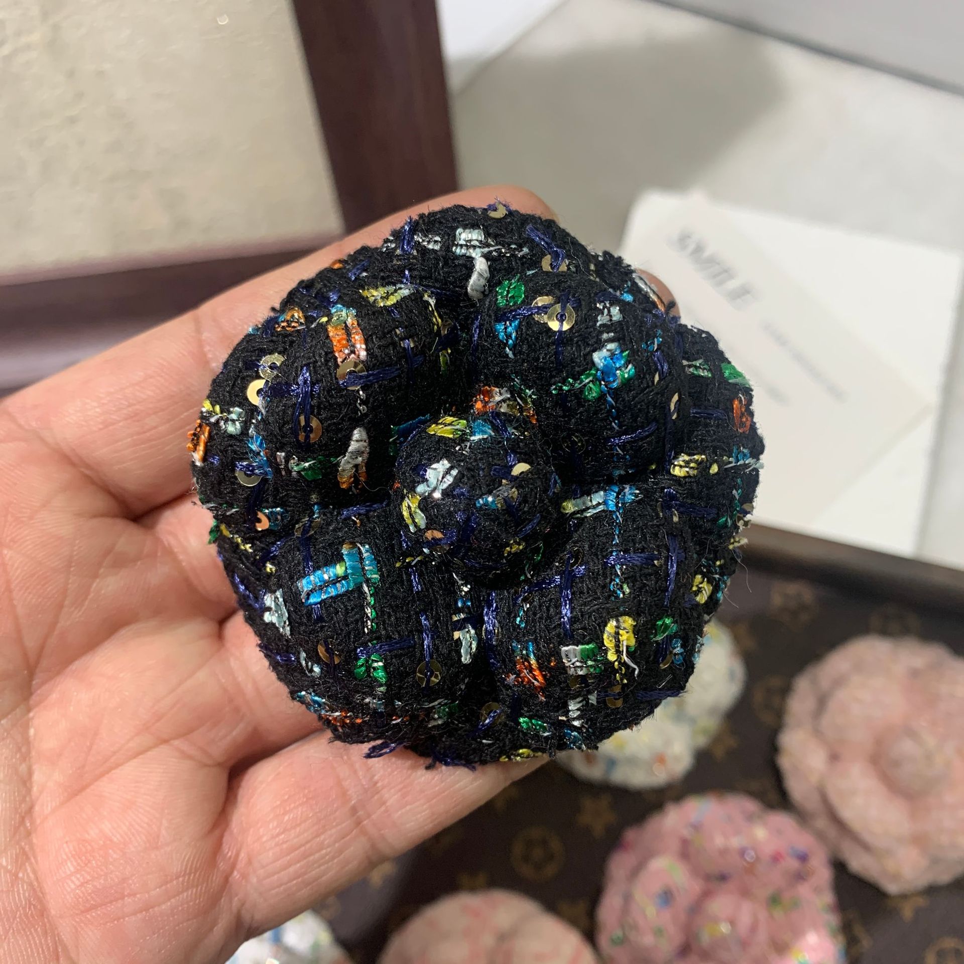 New 6.8cm high-end small fragrant flower nib super shaped flower camellia accessory brooch with a flower clip on the head pic 11