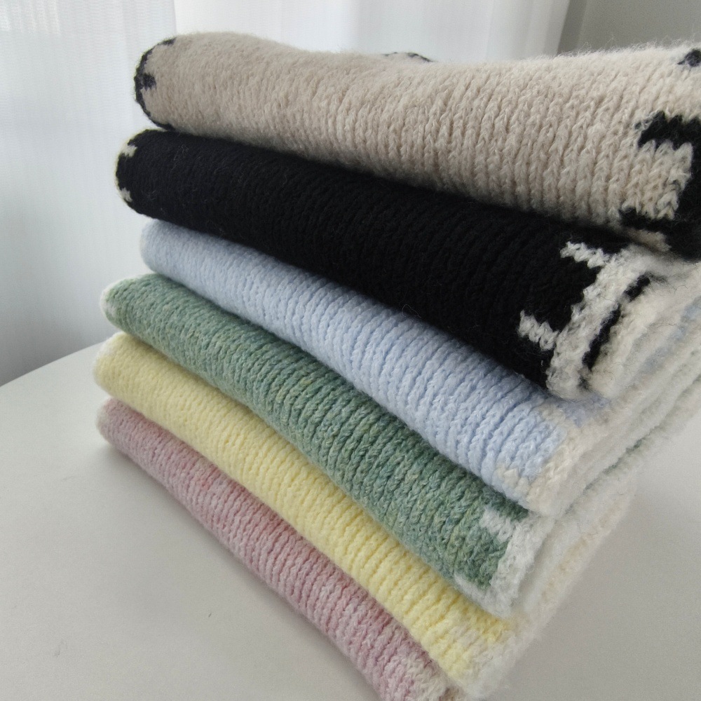 One-piece consignment for the new and cute Korean style scarves of Wooltouch in autumn and winter, suitable for both women and men. Wholesale from the school style street stall pic 3
