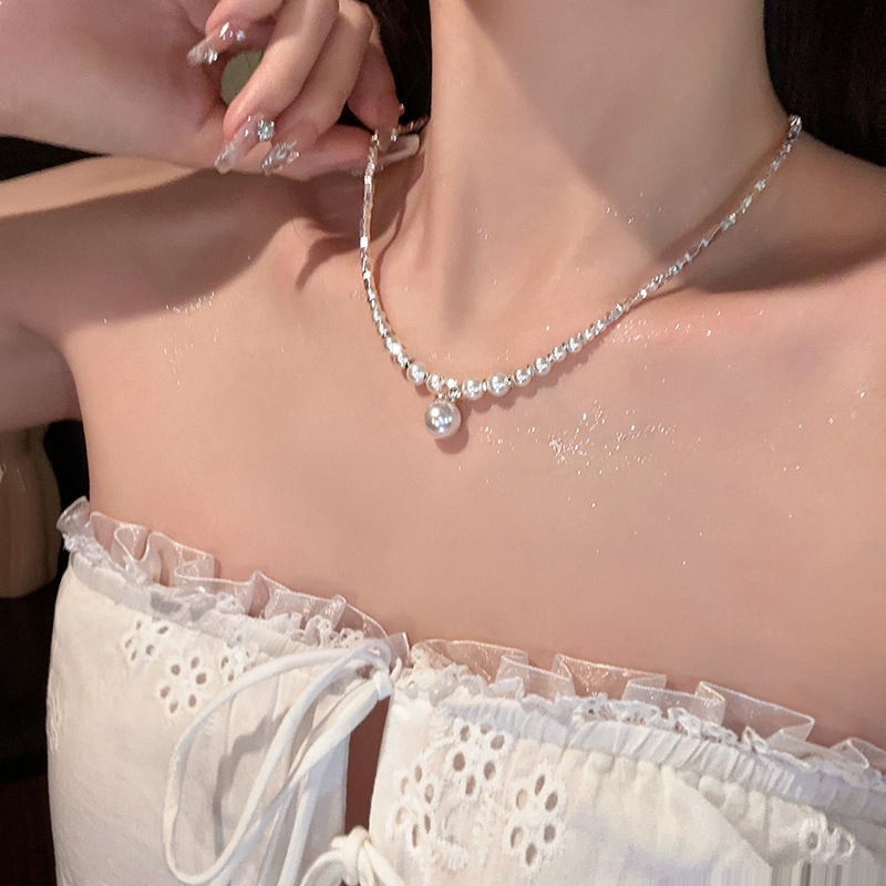 This light luxury, niche and high-end silver pearl necklace with a few taels of pearls is fashionable, versatile and elegant. It is a popular collarbone chain pic 15