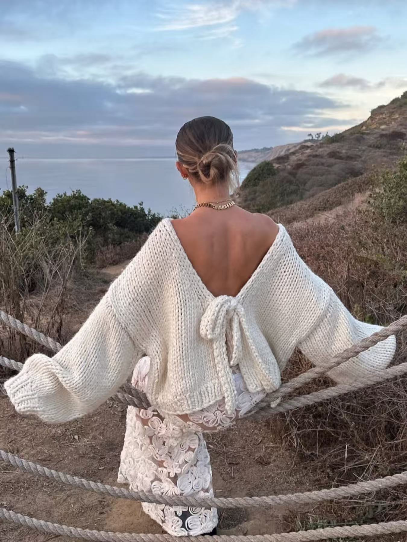 Cross-border Europe and America 2025 new style personalized short, thick-knit, bow tie tie cardigan sweater for both sides to wear pic 7