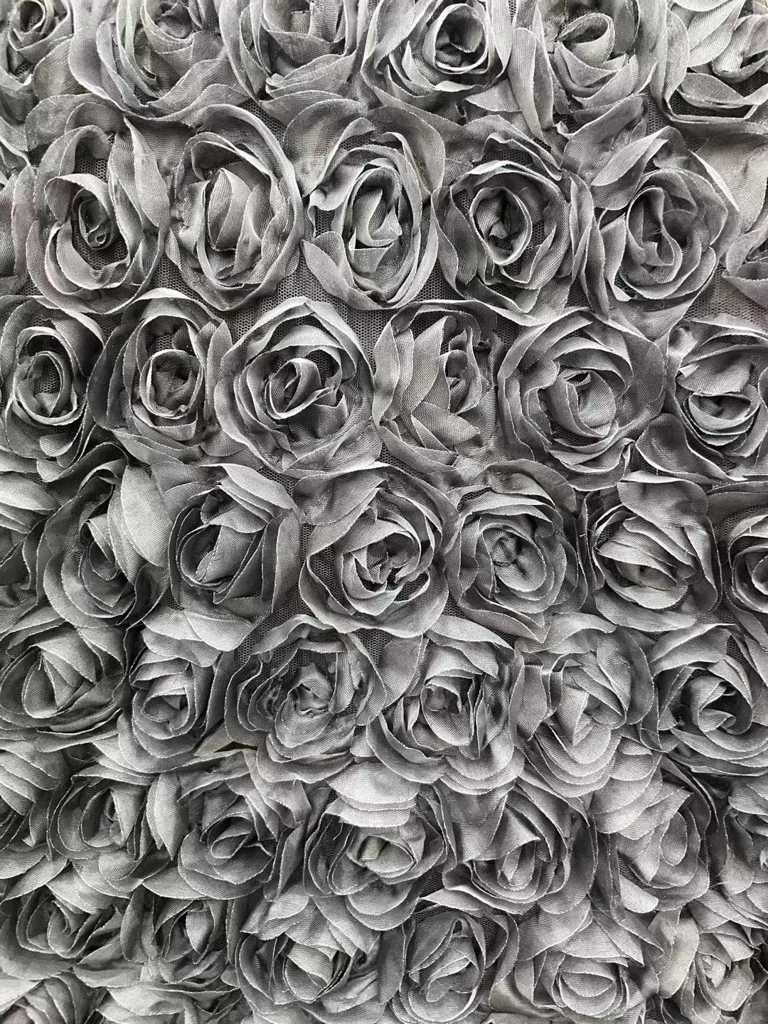 厂家直销新款高档玫瑰钩花绣花蕾丝花边面料立体浮花刺绣布料详情6