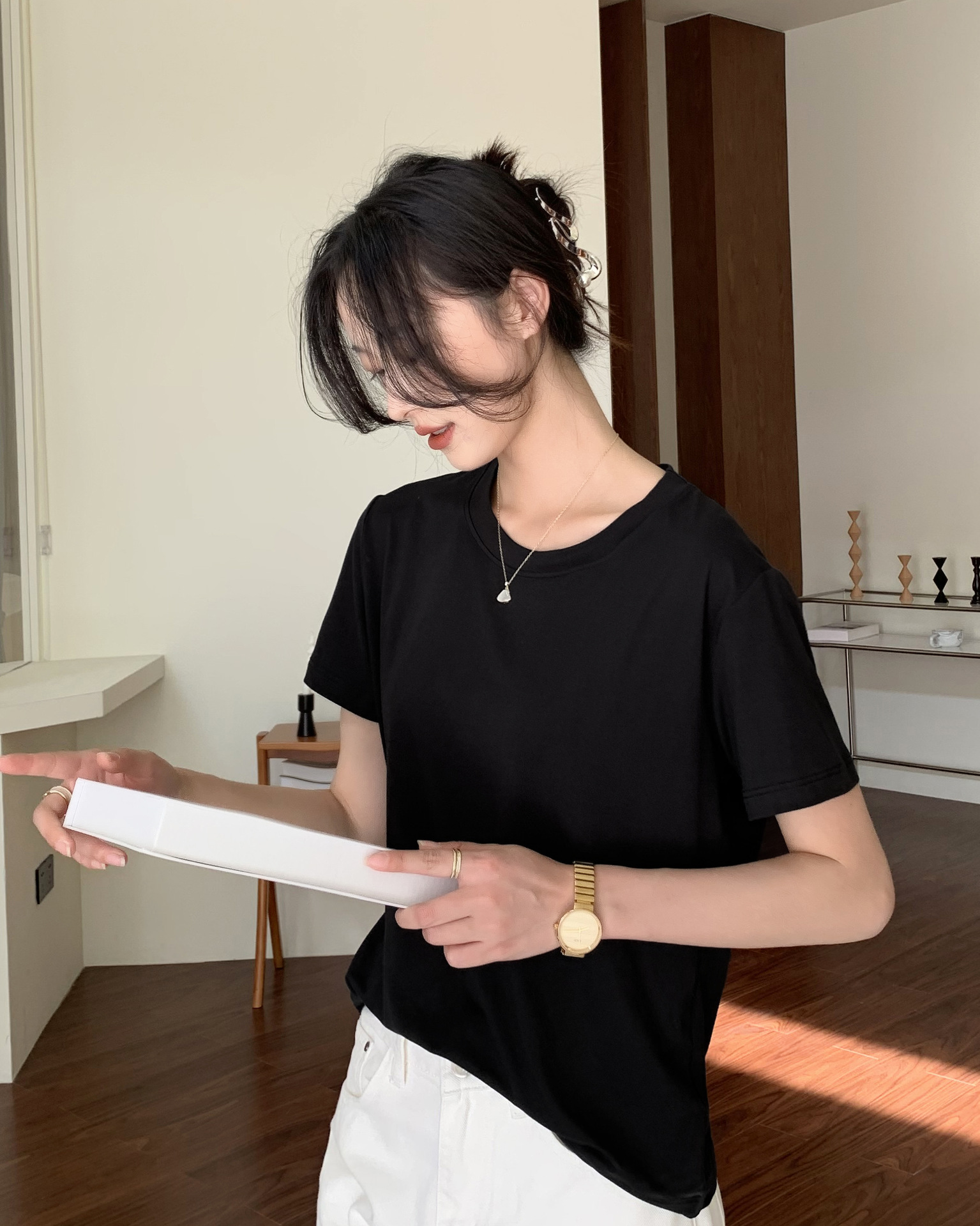 白色t恤女短袖夏季2024新款宽松薄款打底衫内搭纯色显瘦v领上衣详情15