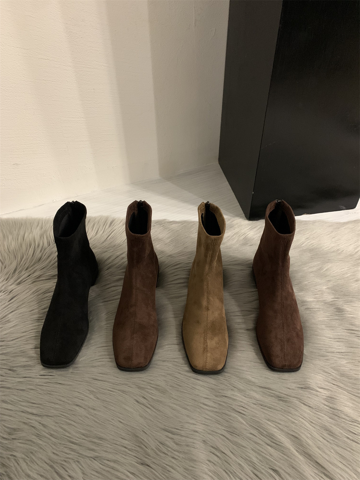 2024秋冬季新款极简软皮方头百搭低跟马丁靴女后拉链平底瘦瘦短靴详情15