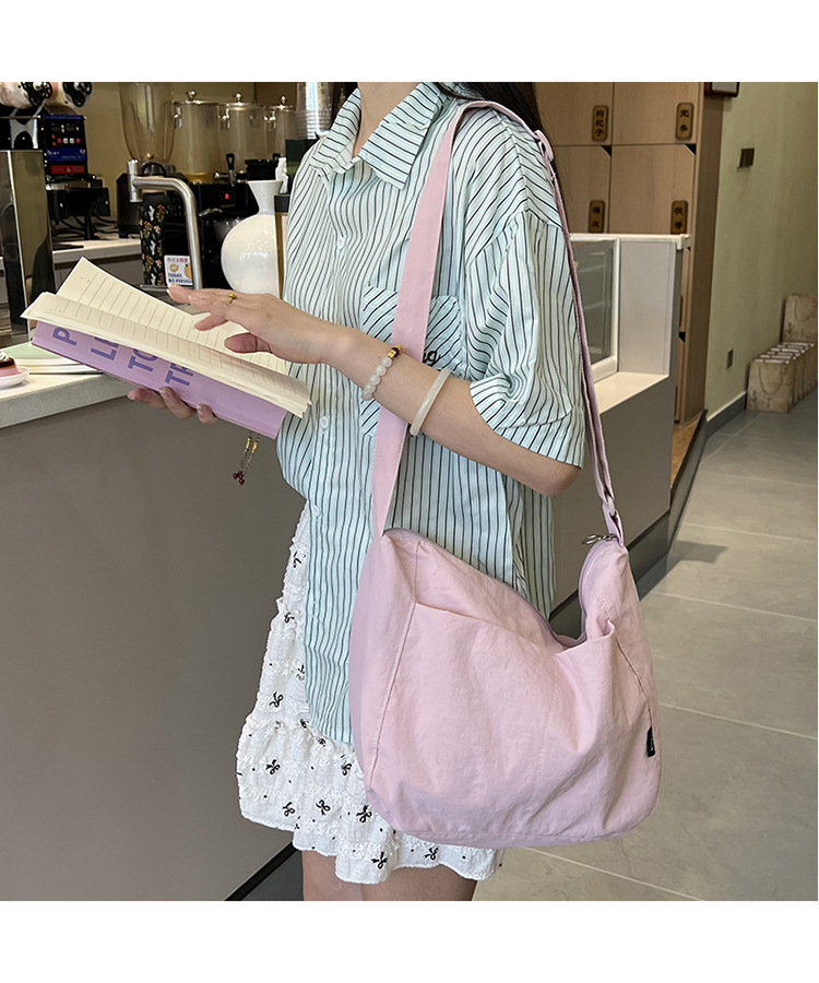 新潮斜挎邮差包日系休闲尼龙单肩托特包男女设计感小众通勤斜挎包详情18