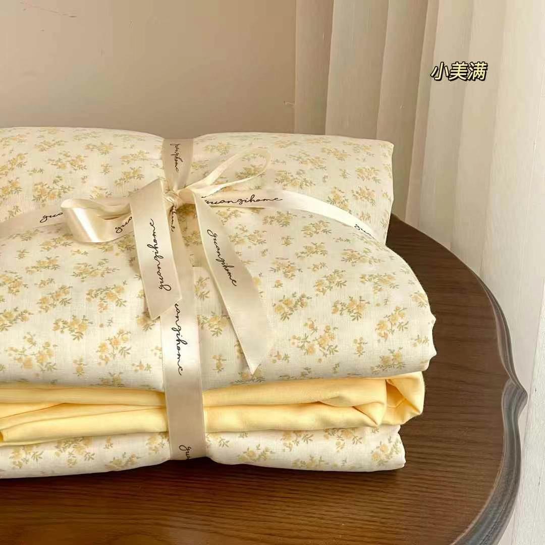 A set of three or four pieces with fresh small floral print double-layer yarn, pure cotton soft naked sleeping quilt cover and cartoon bedding pic 25