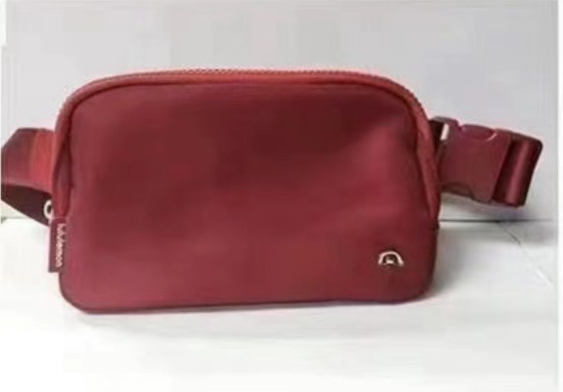 lulu腰包时尚多功能腰包大容量运动包手机包跑步健身腰包斜挎包包详情4