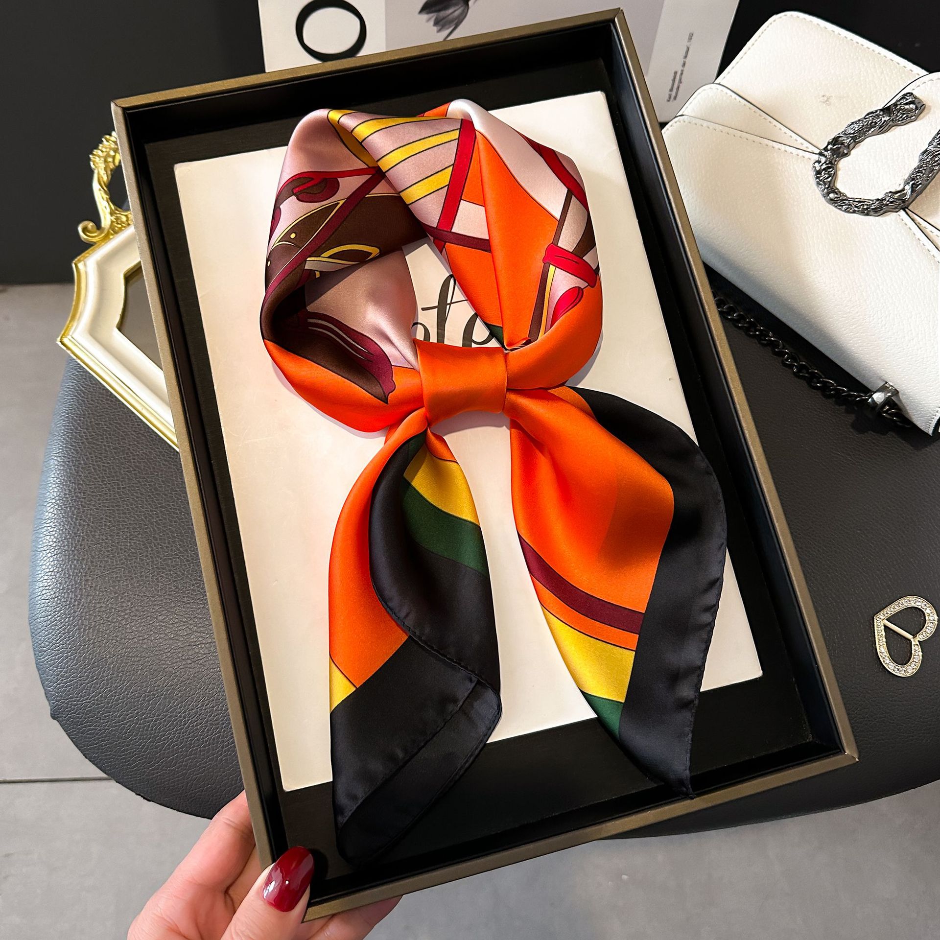 新款丝巾女时尚百搭高级感小方巾韩版护颈领巾春秋复古围巾绑包详情8