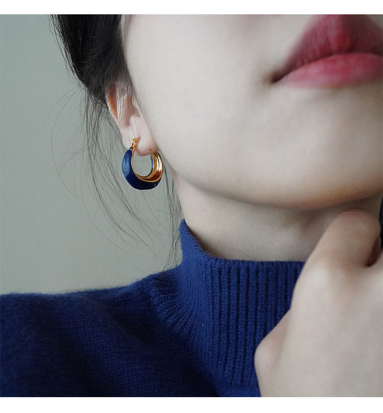 French retro Klein blue earrings with a niche design sense, elegant and high-end style. Spring and summer earrings, the latest trend in 2022 pic 15