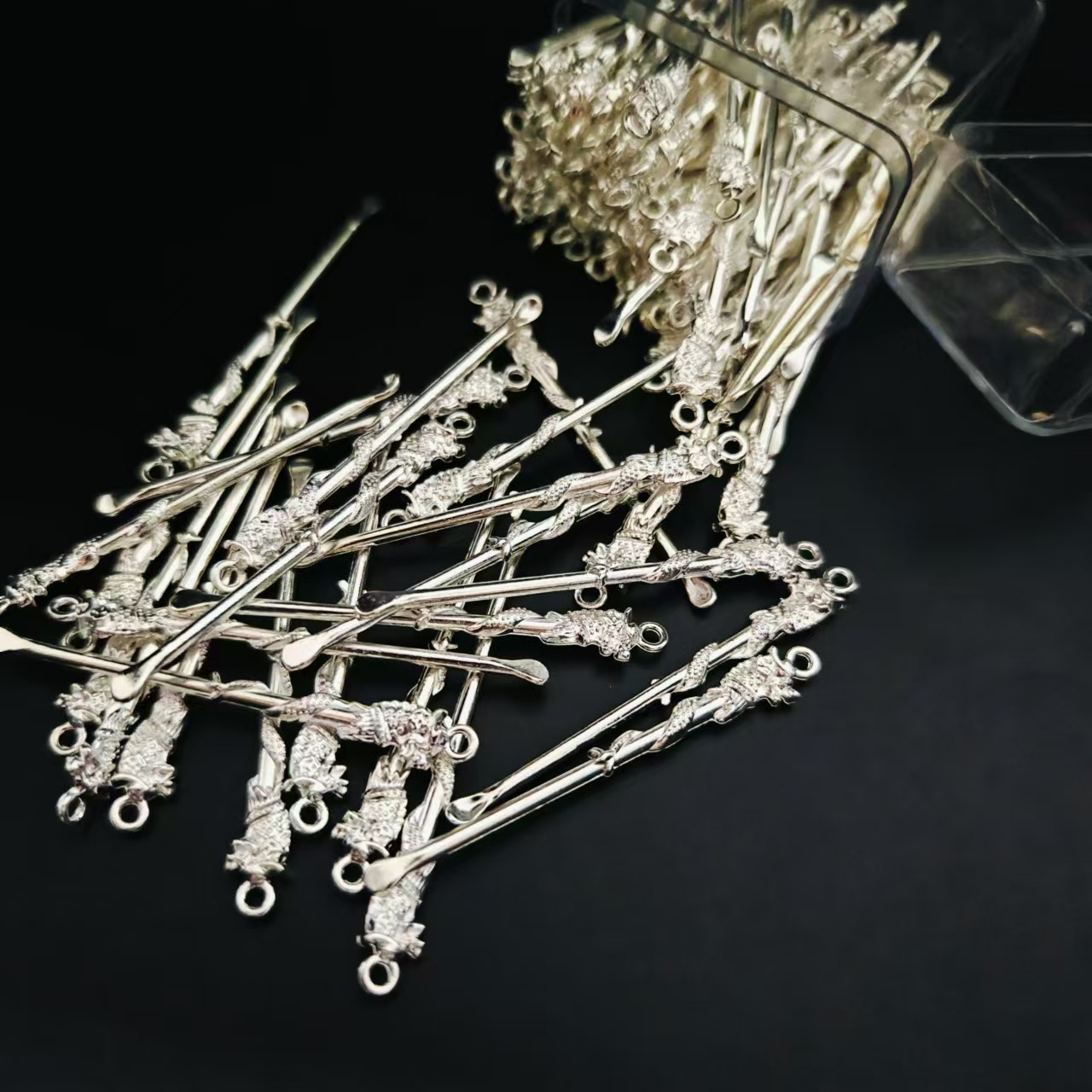 【 Zone 1-4 】 Silver coiled Dragon ear spoons 100/ box 8000/ box Silver coiled dragon ear spoons Classical ear picks Creative digging student ear spoons Adult tools 1 yuan wholesale supply pic 5