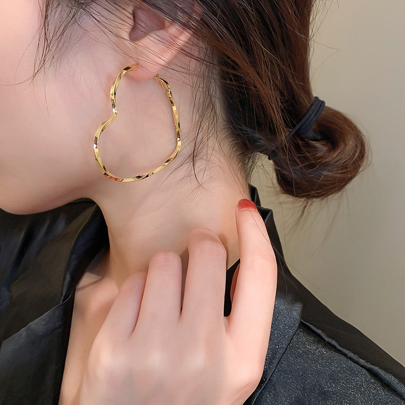 银针欧美冷淡风镶钻爱心圆圈耳圈小众简约夸张耳环百搭高级感耳饰详情3