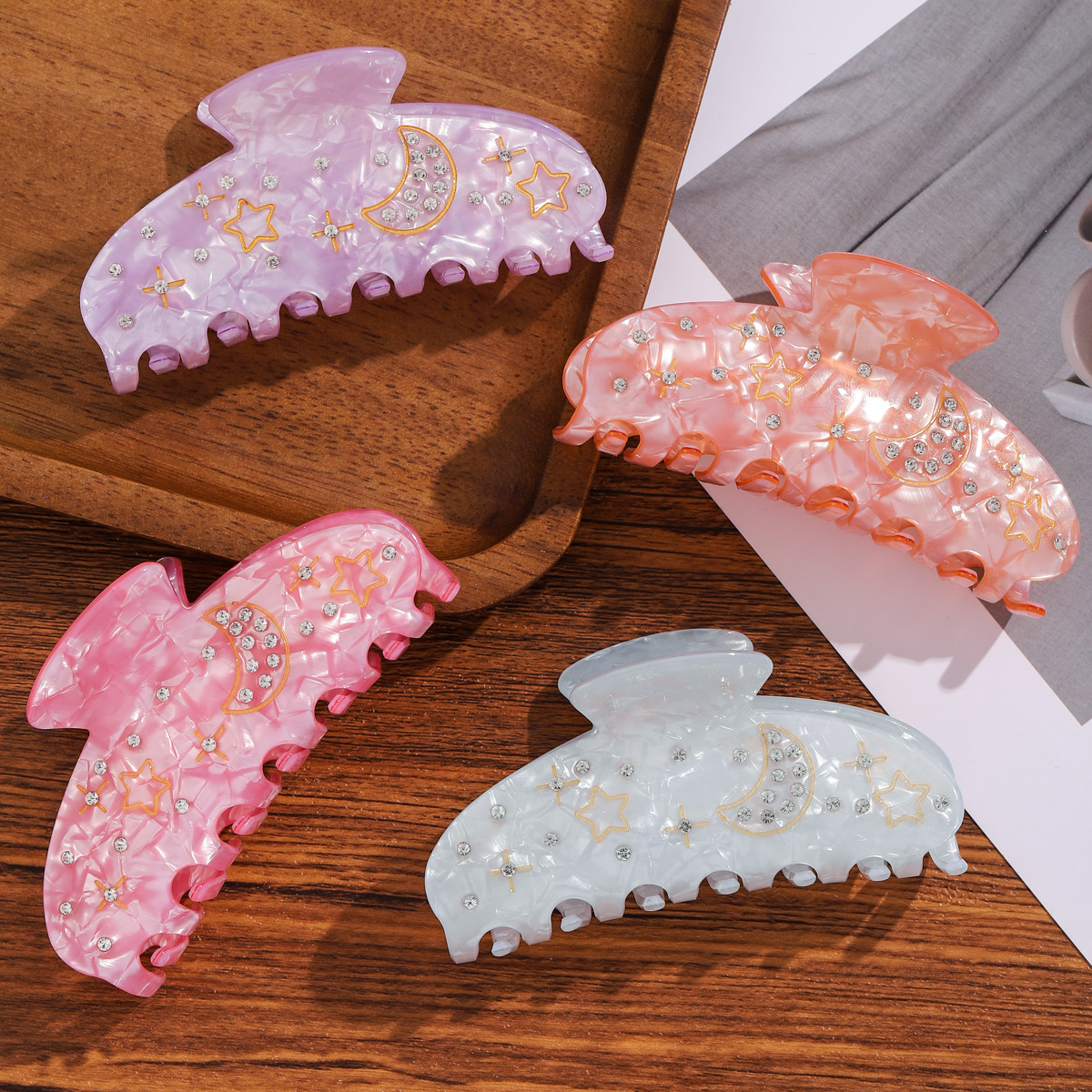 韩版超仙小清新星月水钻鲨鱼夹设计感PVC抓夹发饰优雅盘发发夹详情3