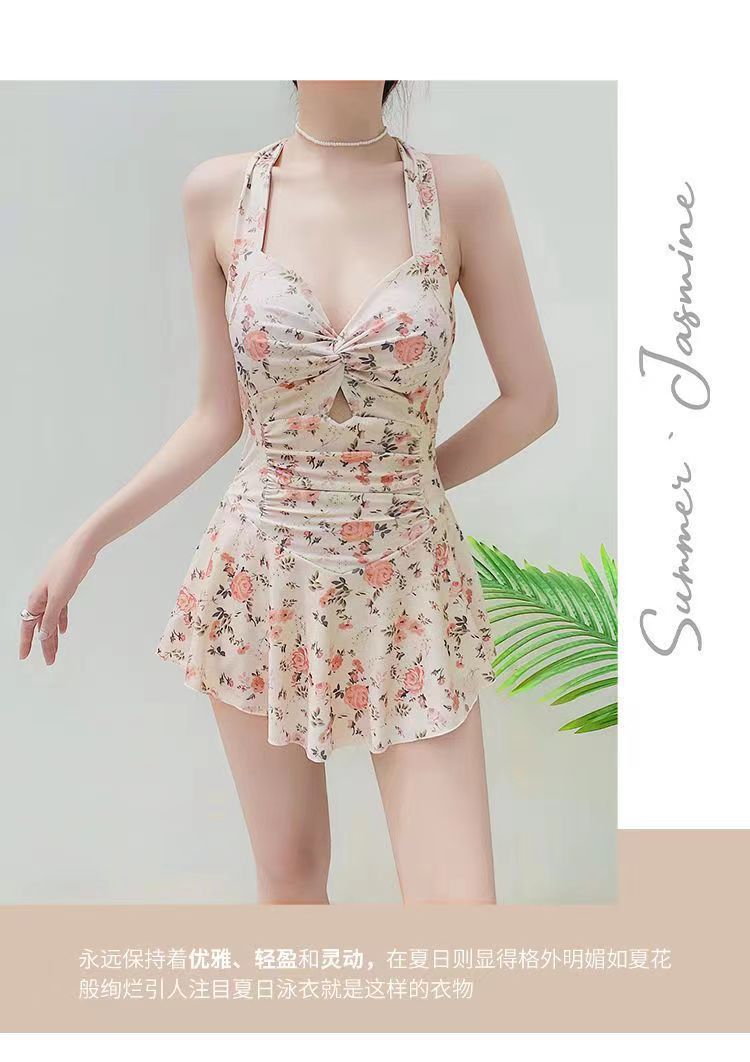 Swimsuit women, conservative one-piece sexy, hot spring Internet celebrity style, high-end look, floral print, slimming, concealing flesh, small breasts, pure and alluring style pic 4