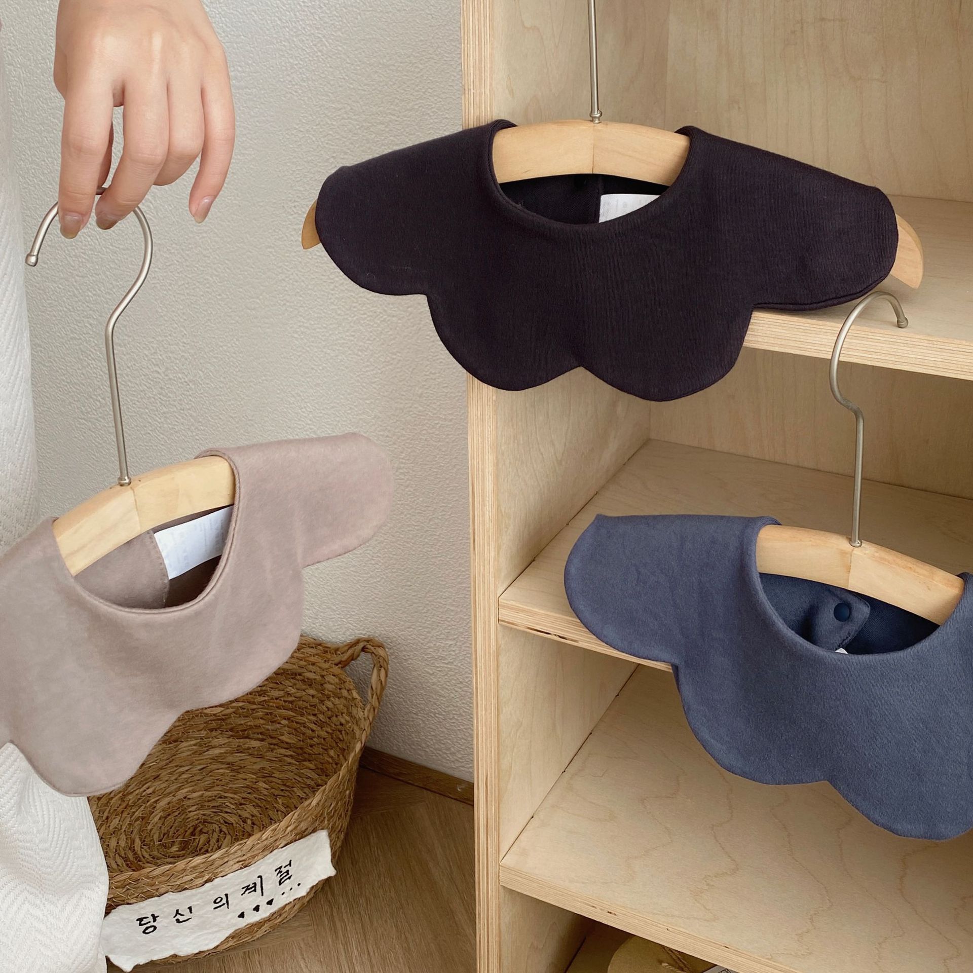 婴儿口水巾宝宝纯棉A类花瓣围兜纯色加厚双面口水巾秋冬1-3岁详情10