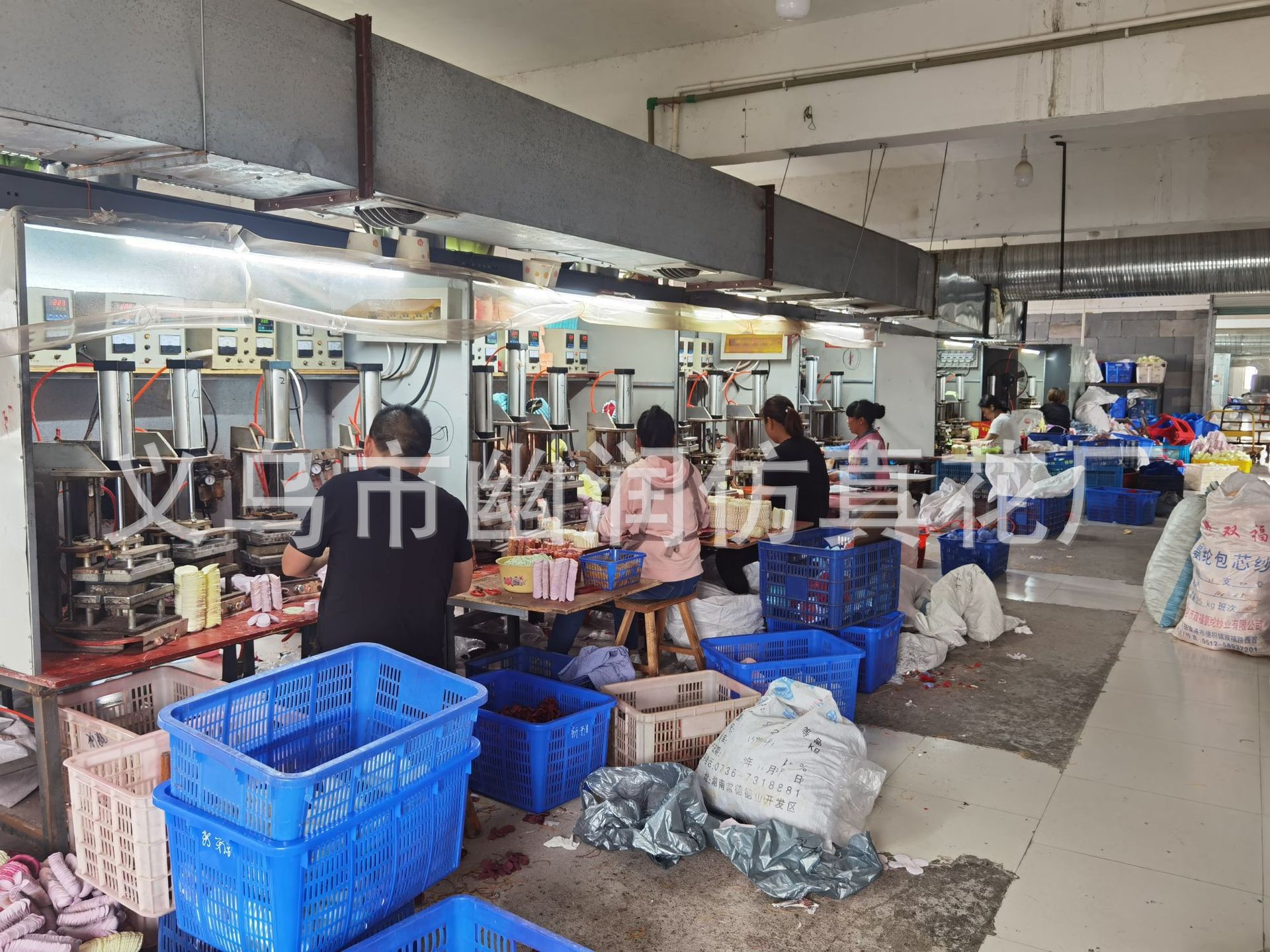 跨境爆款圣诞节圣诞花装饰品仿真金粉塑料花圣诞树点缀办公文化园艺玫瑰详情18