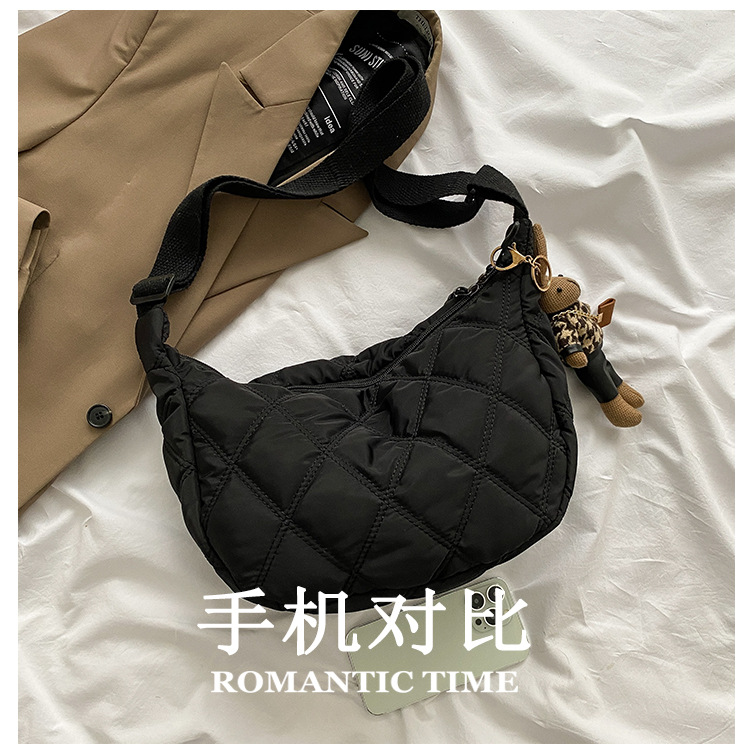 The new, trendy and fashionable single-shoulder crossbody bag with diamond-patterned embroidery thread for women in 2021, the popular dumpling bag pic 34