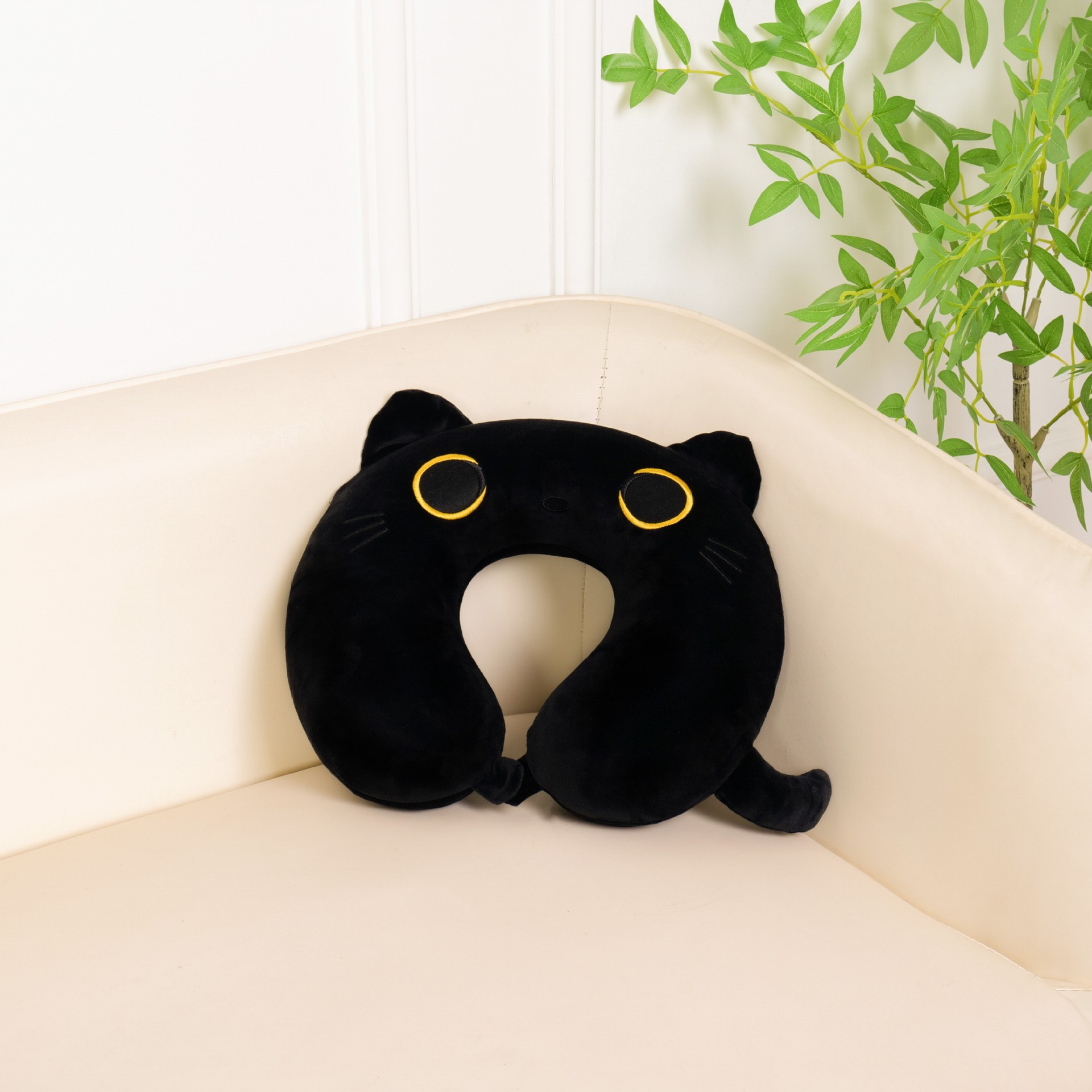 The popular black cat U-shaped pillow car headrest is black and cute. The cute cat question mark pillow eye mask bag is highly recommended on Xiaohongshu pic 5