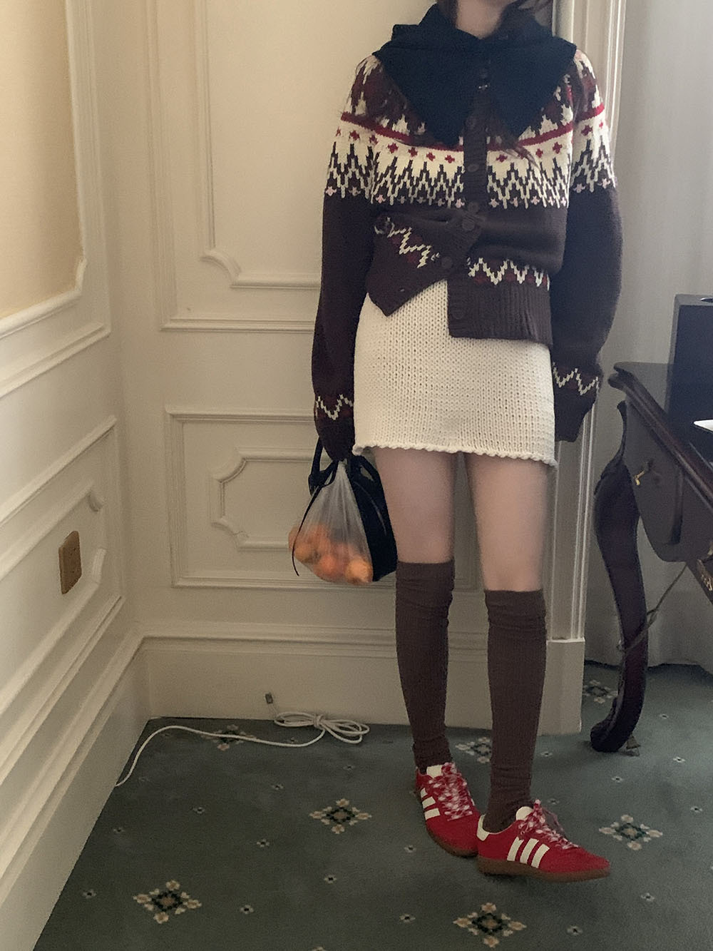 费尔岛复古美式少女撞色波普提花单排扣针织开衫厚实保暖毛衣外套详情12